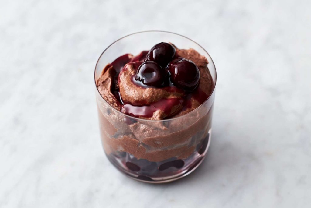 Mousse de cerezas en almíbar