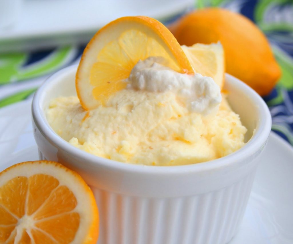 Mousse de limón con nata